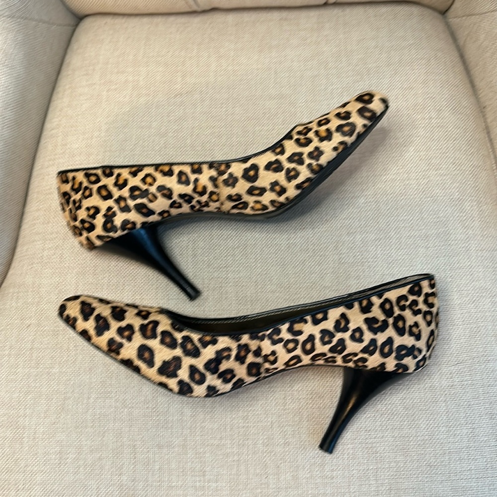 Bandolino leopard mohair heels
